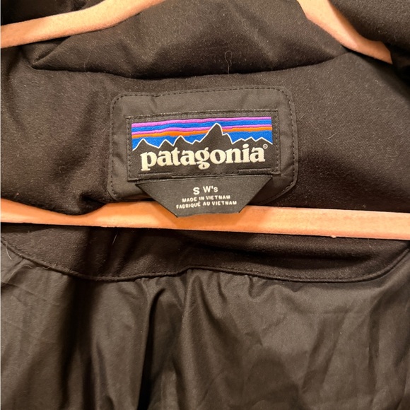 Patagonia Women's Dark Puffer Jacket - Picture 2 of 8